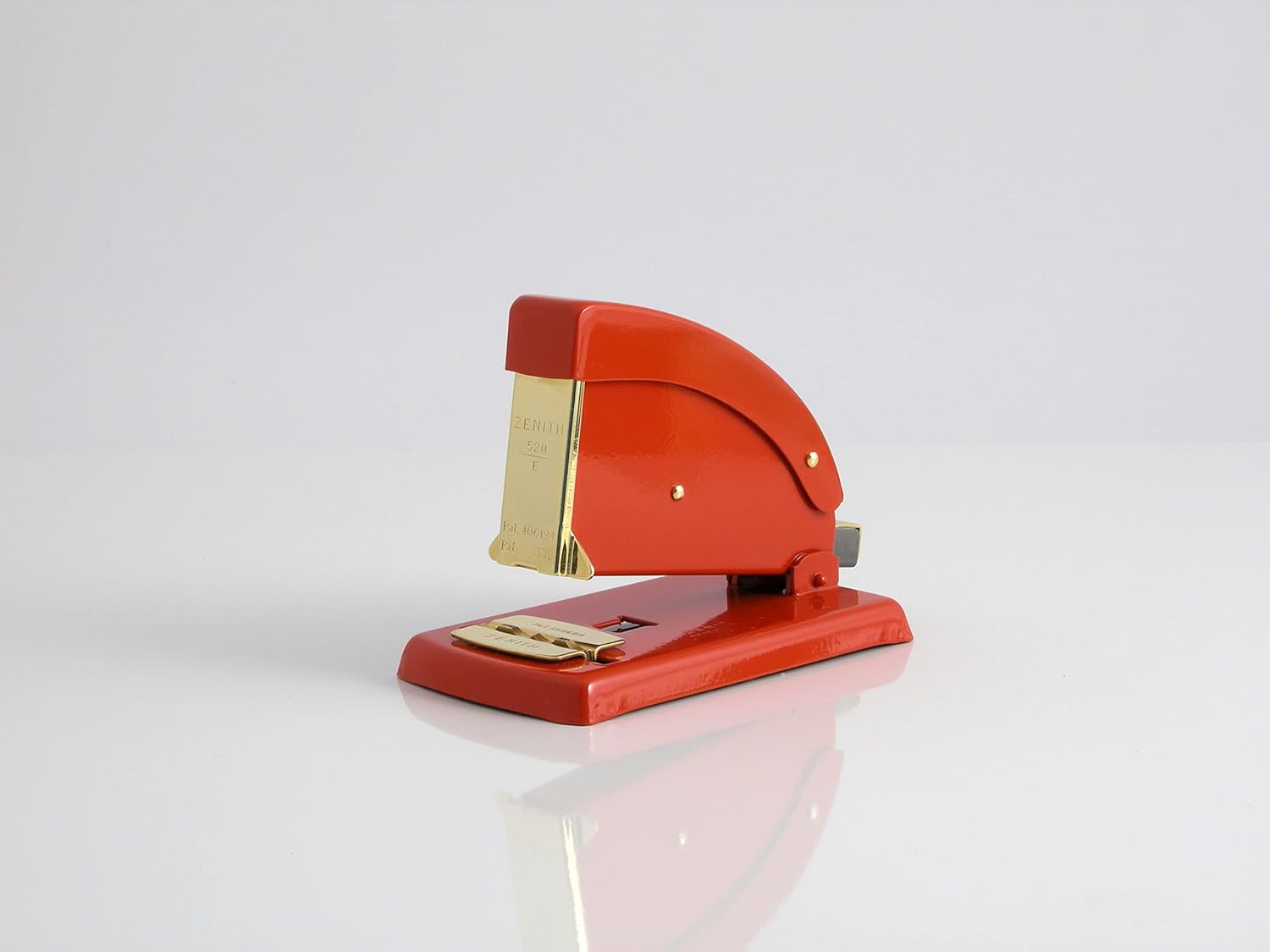 Steel Desk Stapler (Red) x Zenith